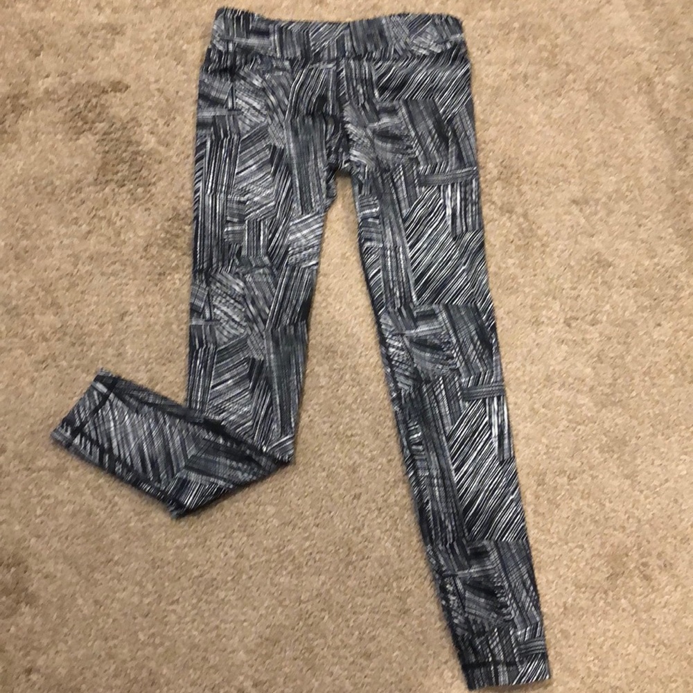 Under Armour black and white leggings